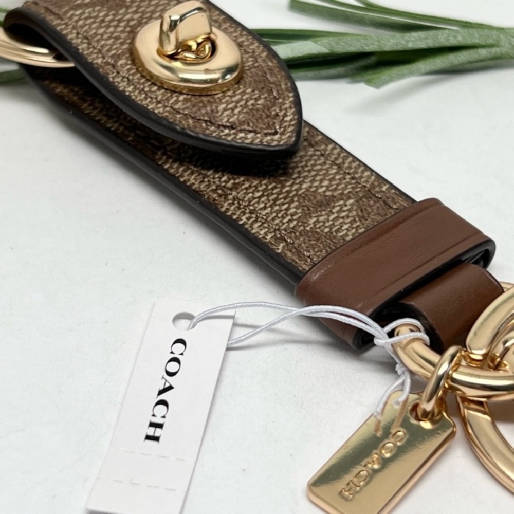 Coach Signature Trigger Snap Turnlock Key Fob Keychain Bag Charm NWT - Picture 6 of 7